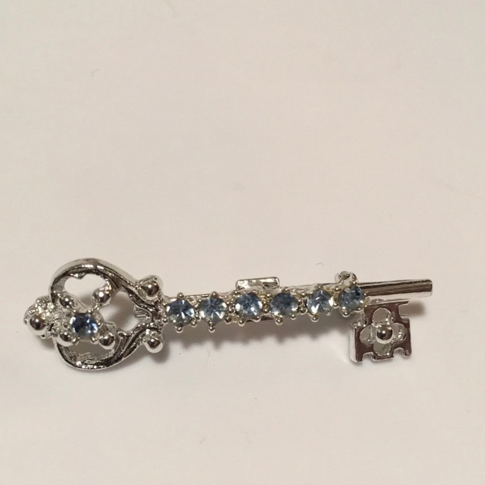 🌸Silver vintage broach